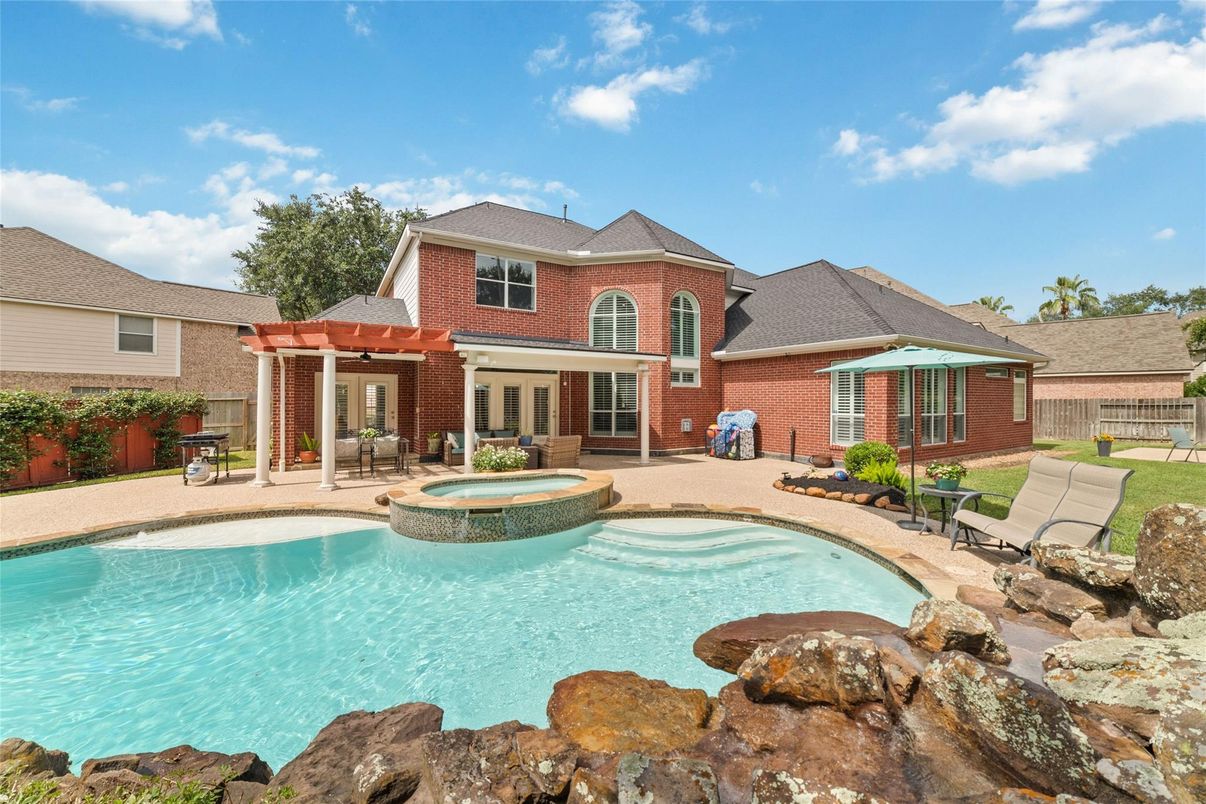 Exterior, Pool