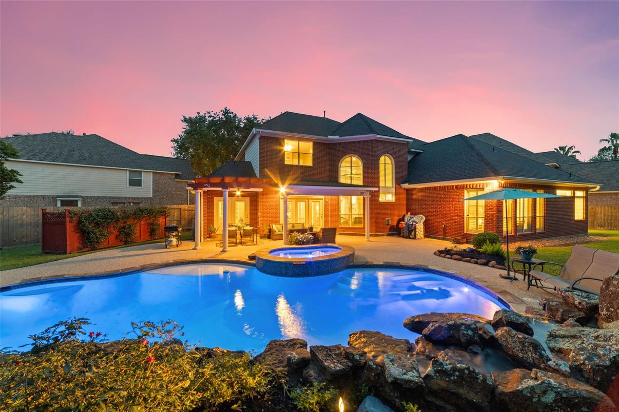 Exterior, Pool