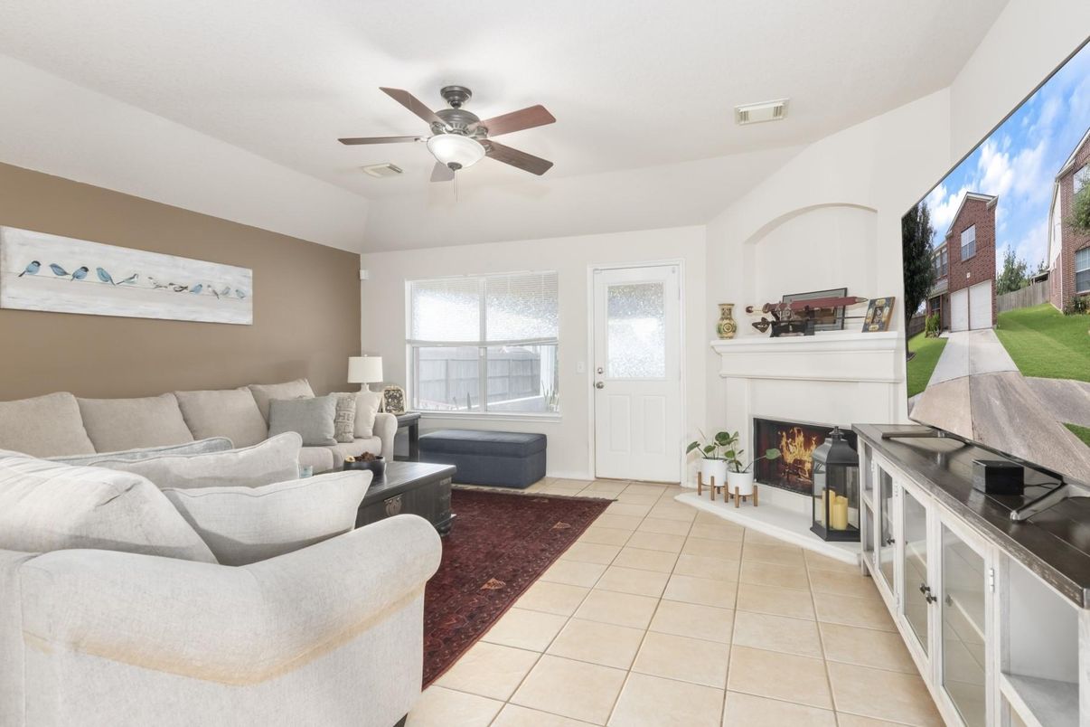 Fireplace, Interior, Living room