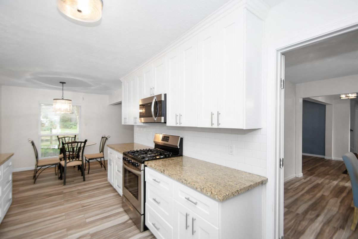 Dining room, Interior, Kitchen, Pendant Lights, Wood Texture Flooring