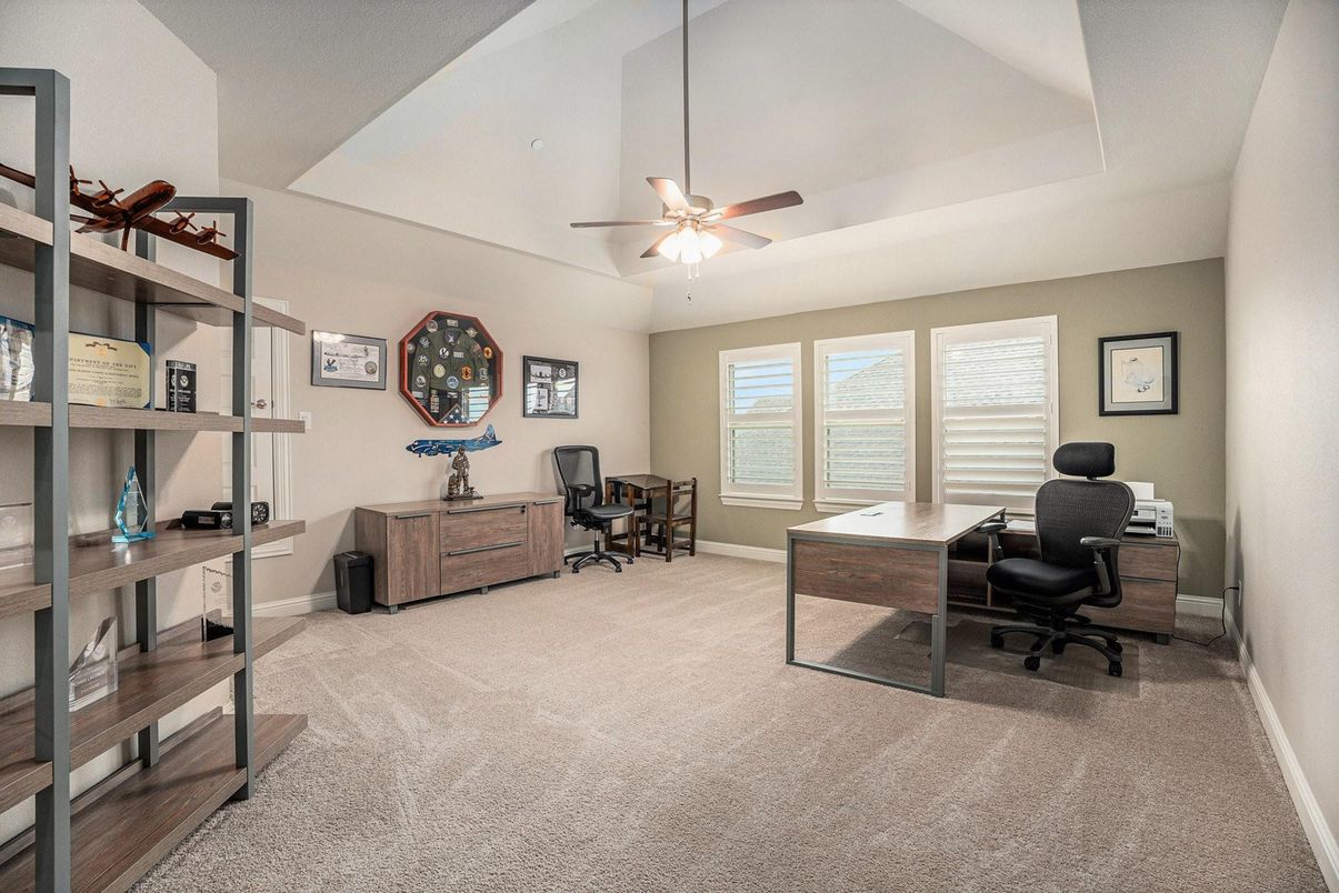 Home Office, Interior