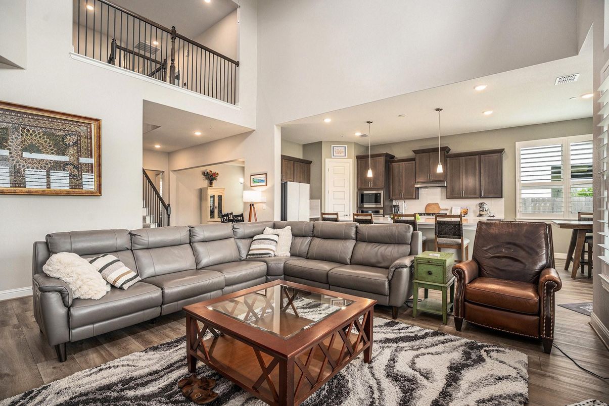 Interior, Kitchen, Living room, Pendant Lights, Recessed Lighting, Wood Texture Flooring