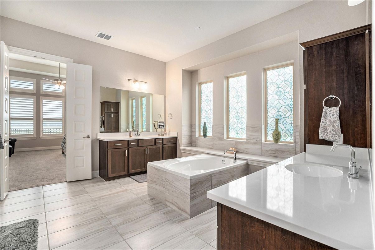 Bathroom, Dual Sink Vanities, Interior