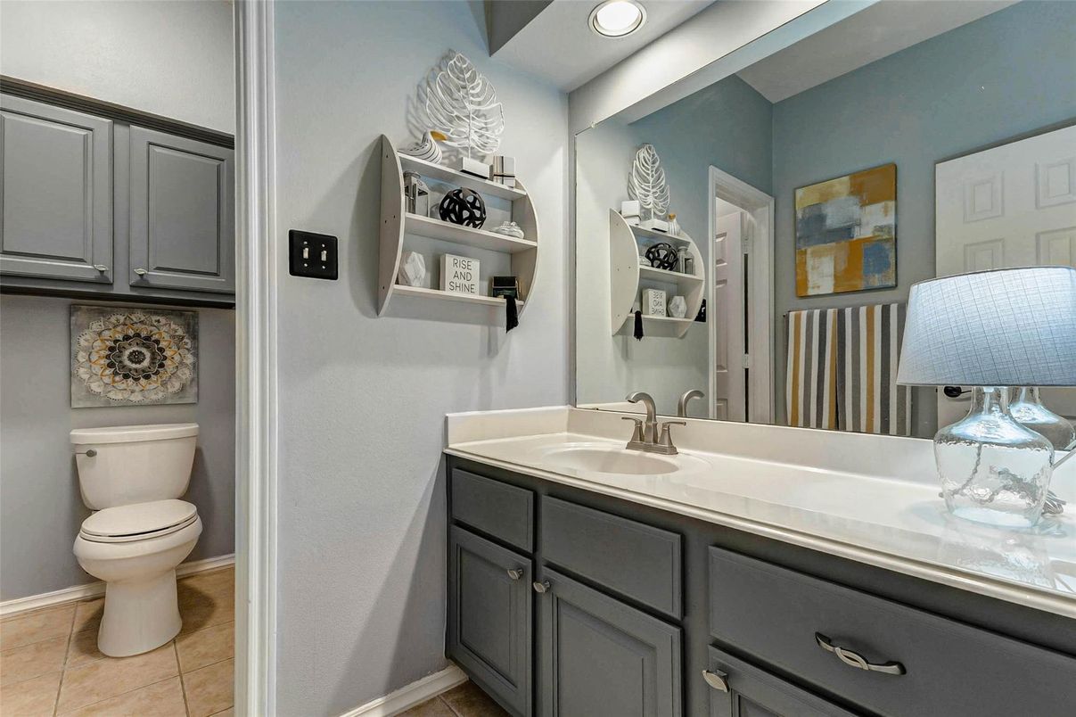 Bathroom, Interior, Recessed Lighting