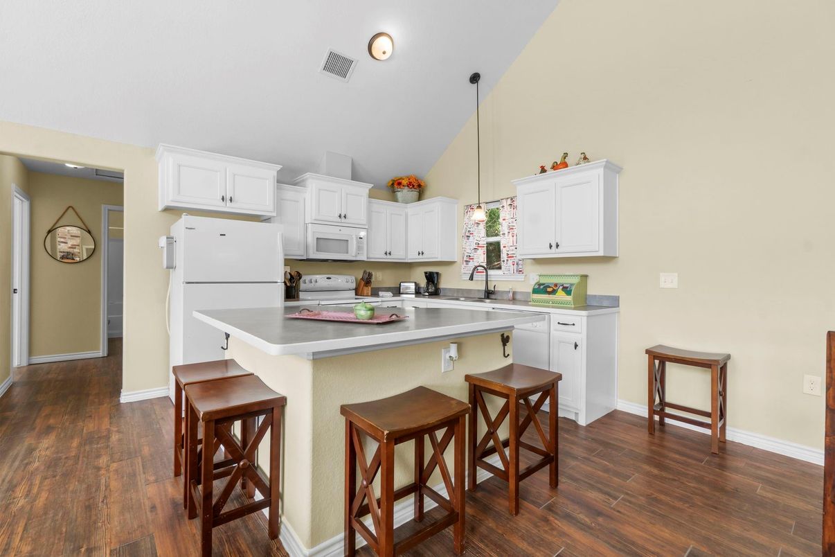 Interior, Kitchen, Pendant Lights, Wood Texture Flooring