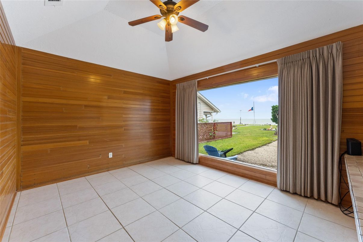 Empty room, Interior, Wooden Walls