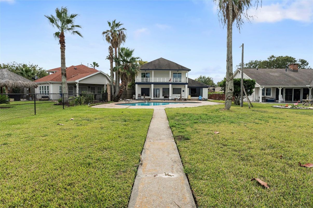 Backyard, Exterior, Pool