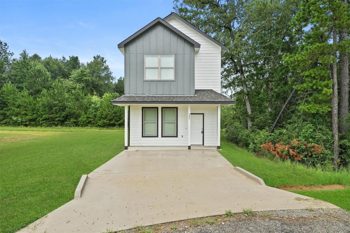 Backyard, Exterior, Facade, Farmhouse