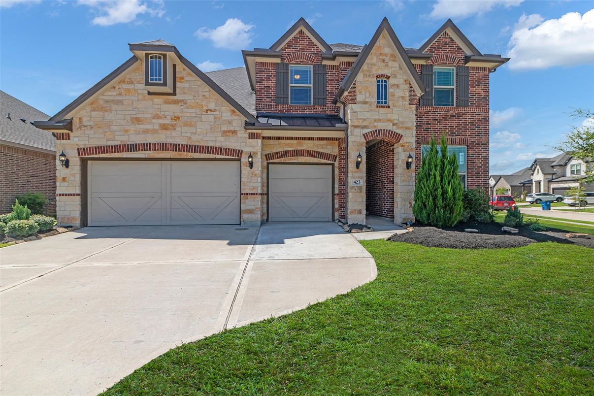 Attached, Exterior, Facade, Brick Facade, Brick Traditional