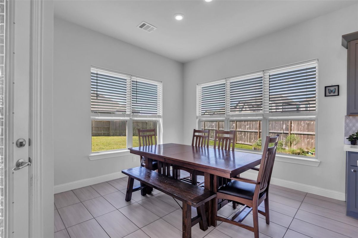 Dining room, Interior, Recessed Lighting