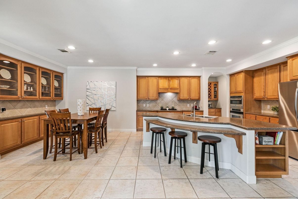 Dining room, Interior, Kitchen, Recessed Lighting