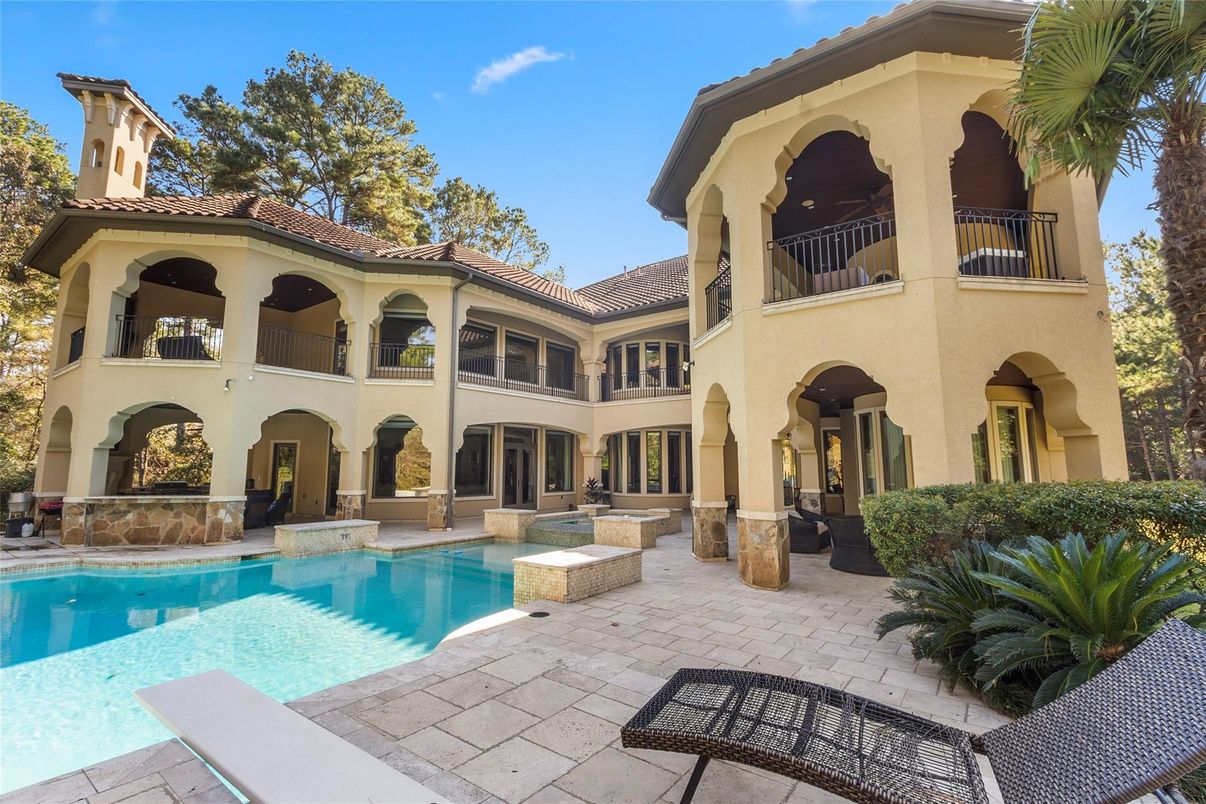 Exterior, Pool