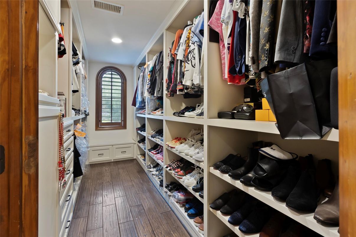 Interior, Recessed Lighting, Walk-in Closets, Wood Texture Flooring