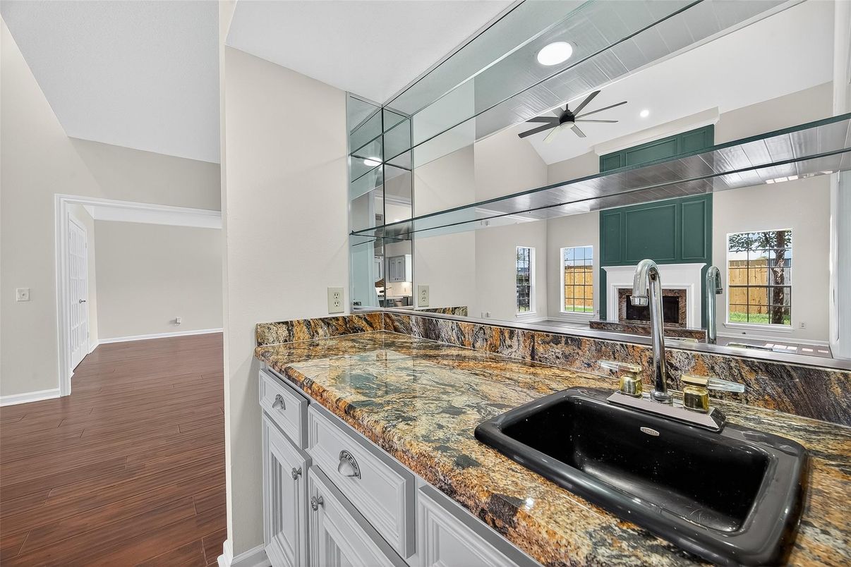 Bathroom, Interior, Recessed Lighting, Wood Texture Flooring