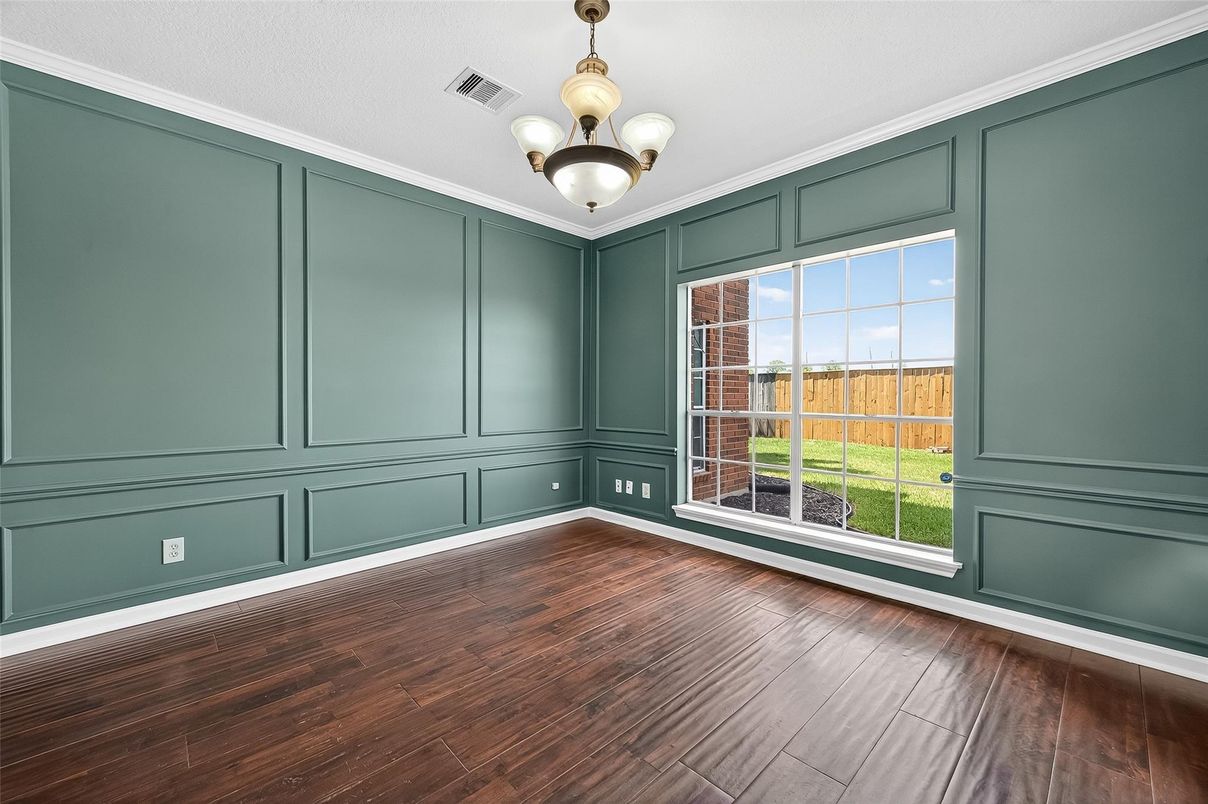 Chandelier, Empty room, Interior, Wood Texture Flooring