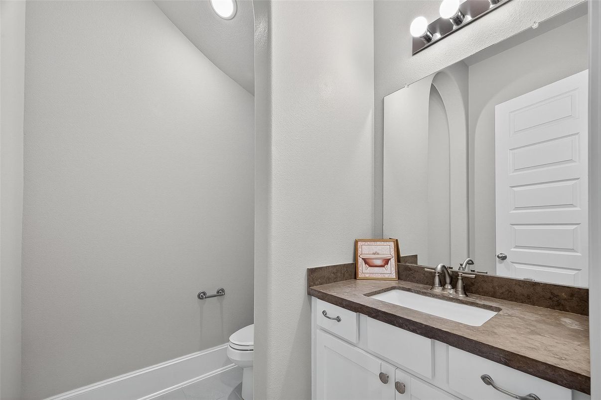 Bathroom, Interior, Recessed Lighting