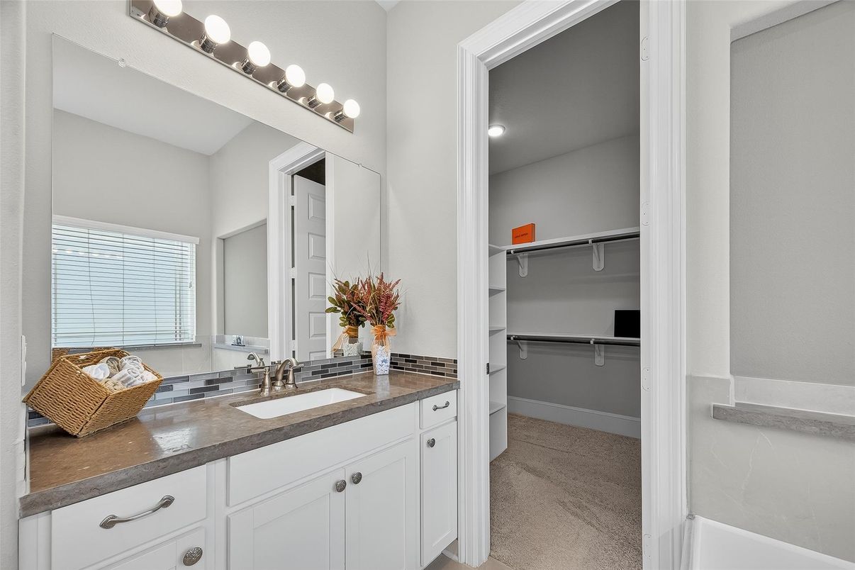 Bathroom, Interior, Recessed Lighting, Walk-in Closets