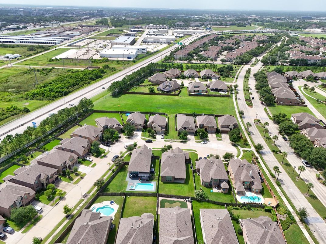 Exterior, Drone