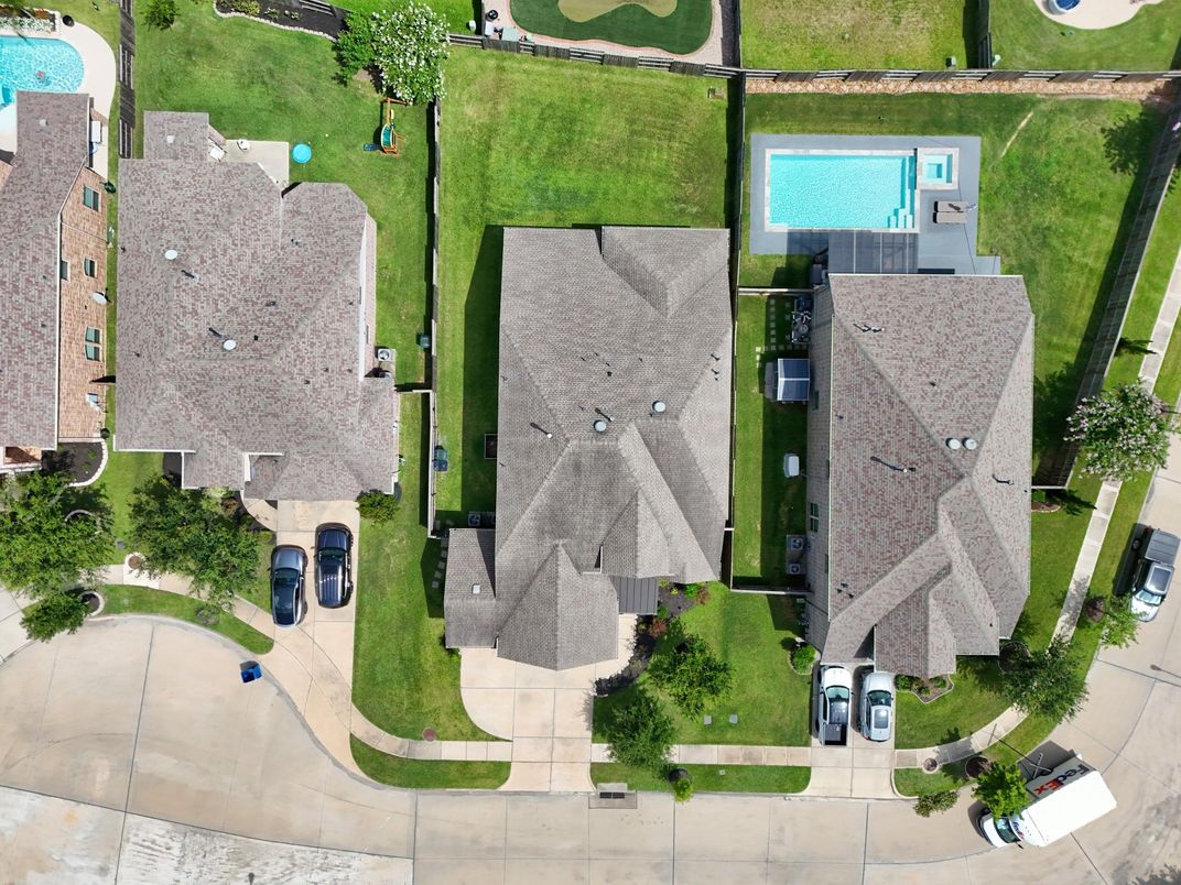 Exterior, Drone