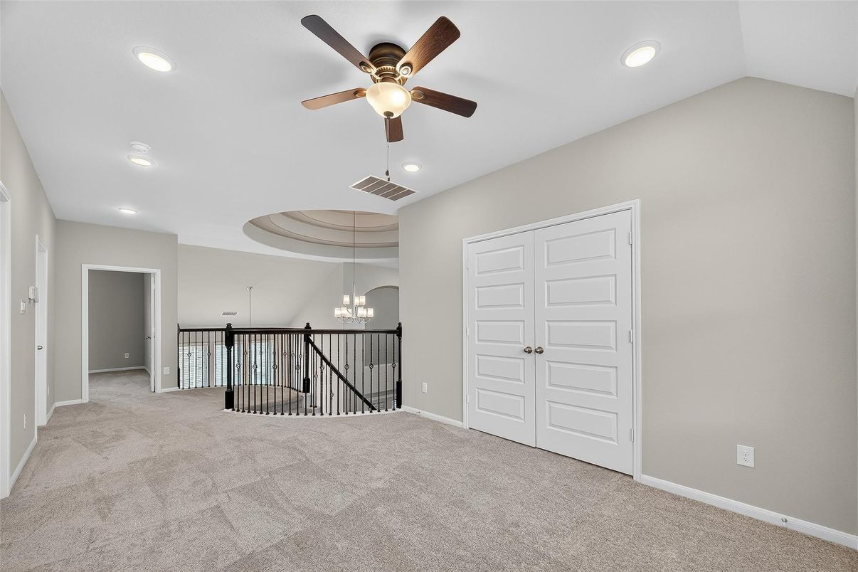 Chandelier, Empty room, Interior, Recessed Lighting
