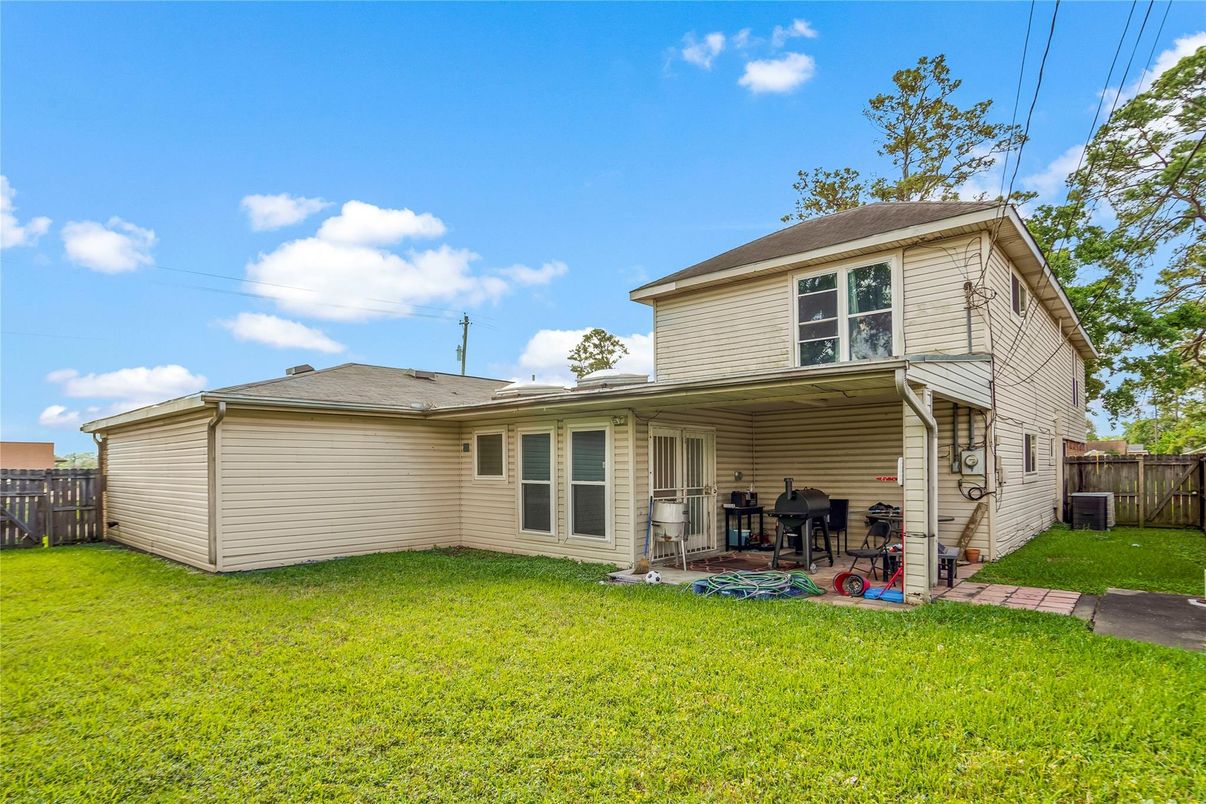 Backyard, Exterior