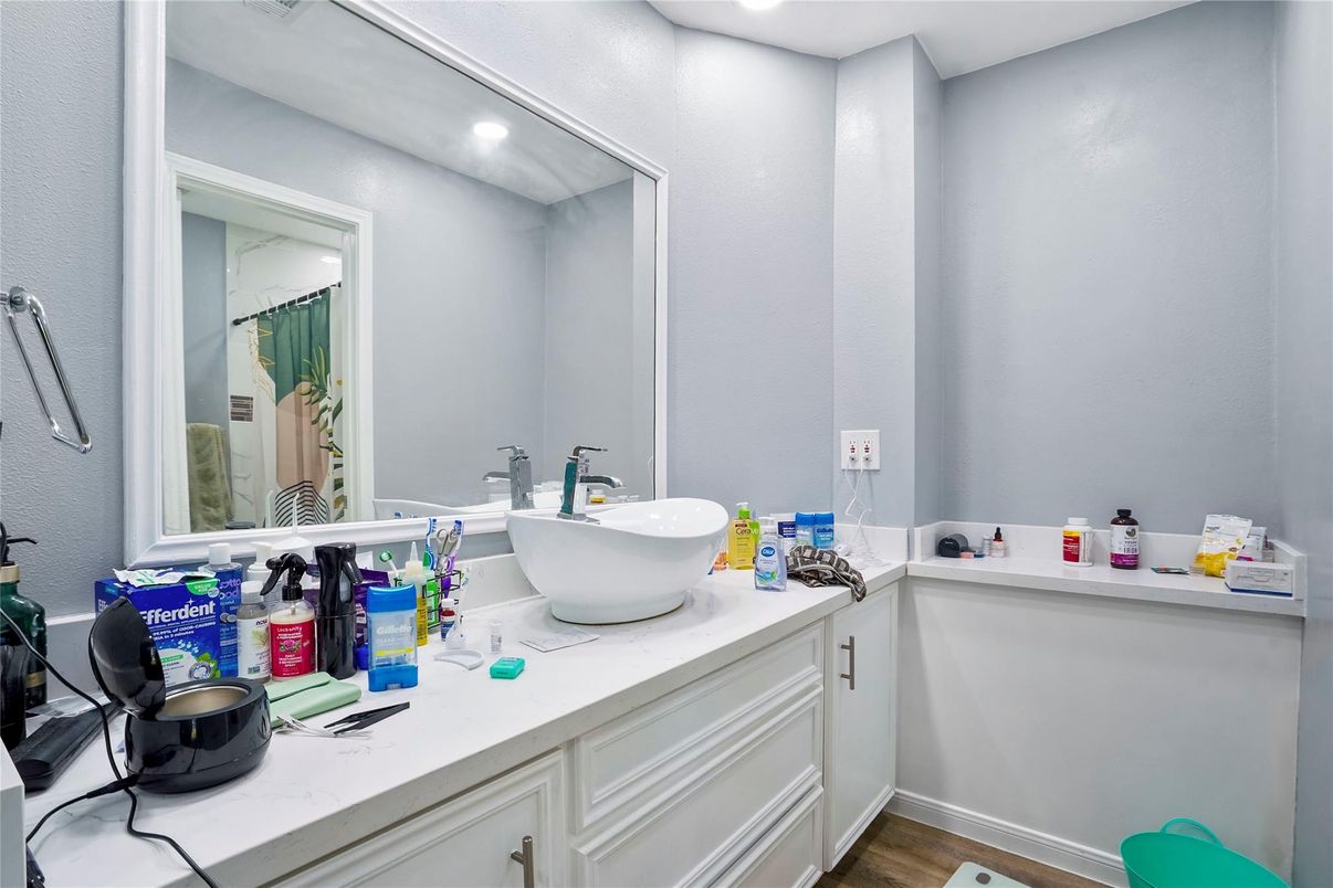 Bathroom, Interior, Recessed Lighting, Wood Texture Flooring