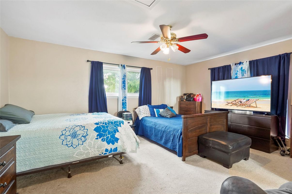 Bedroom, Interior, Water