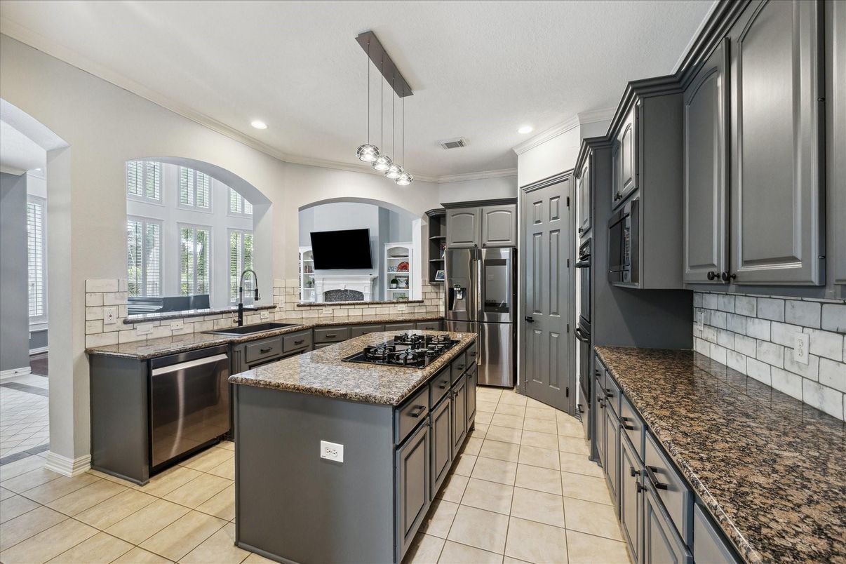 Interior, Kitchen, Pendant Lights, Recessed Lighting, Stainless Steel Appliances