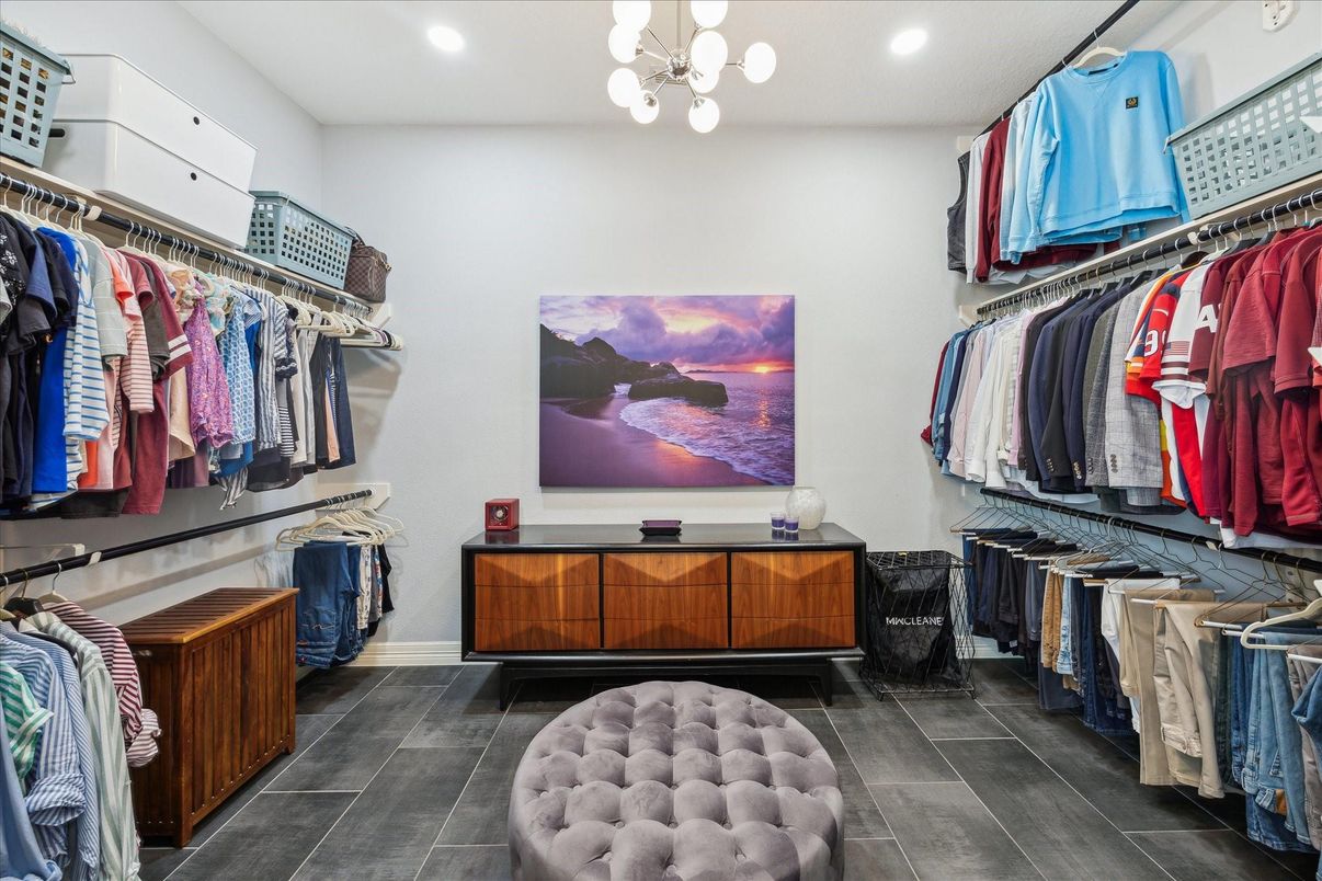 Interior, Pendant Lights, Recessed Lighting, Walk-in Closets