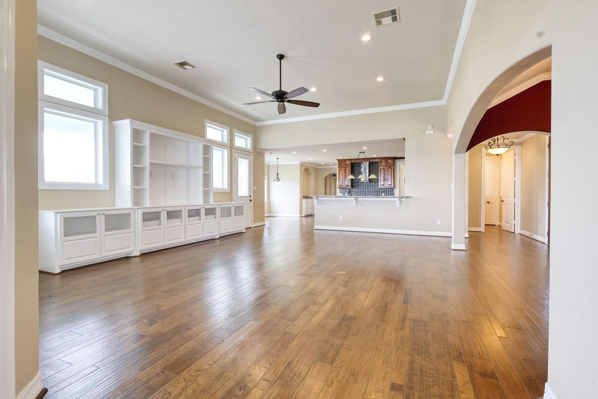 Empty room, Interior, Recessed Lighting, Wood Texture Flooring