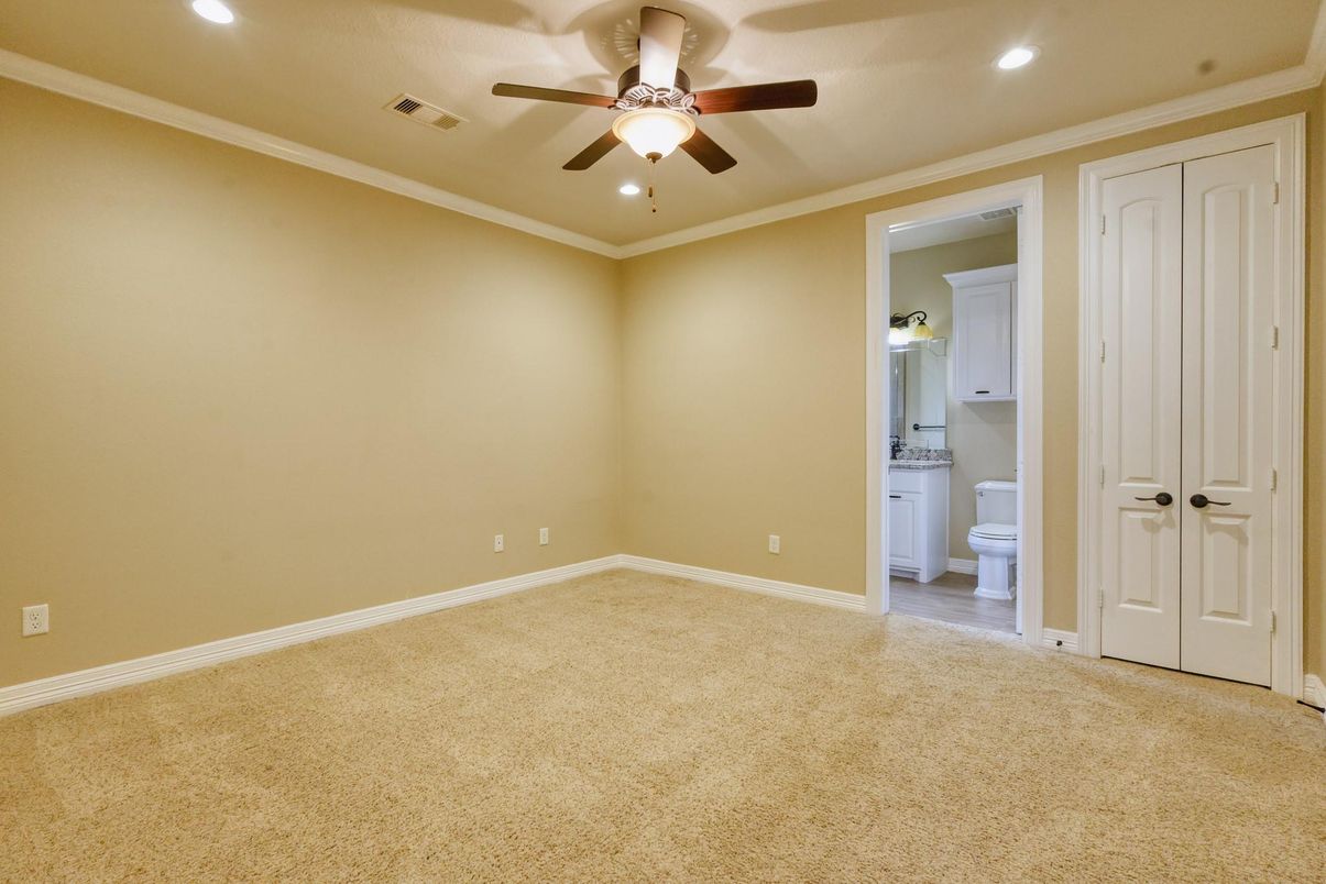 Bathroom, Empty room, Interior, Recessed Lighting