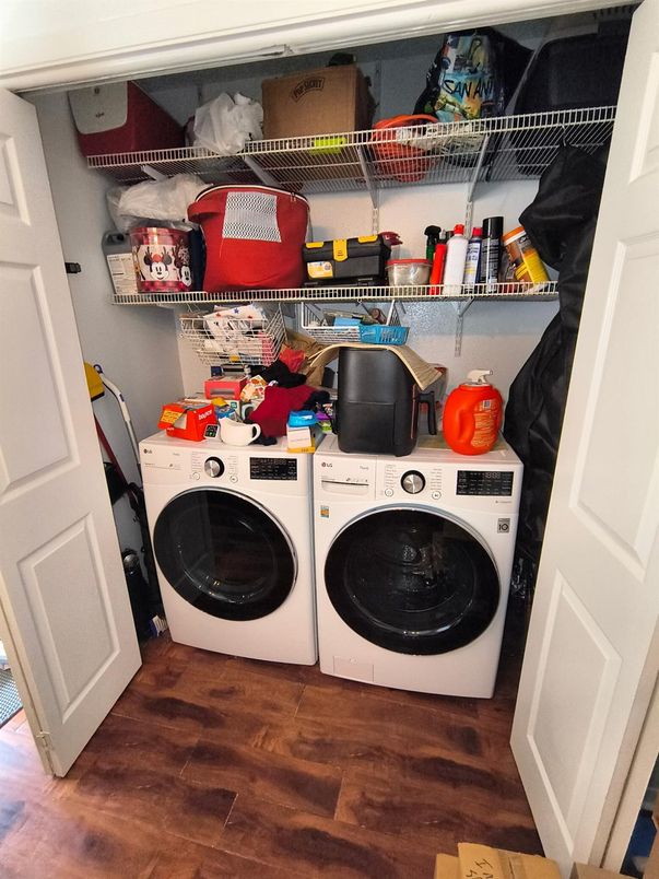 Interior, Utility Closets, Washer, Wood Texture Flooring