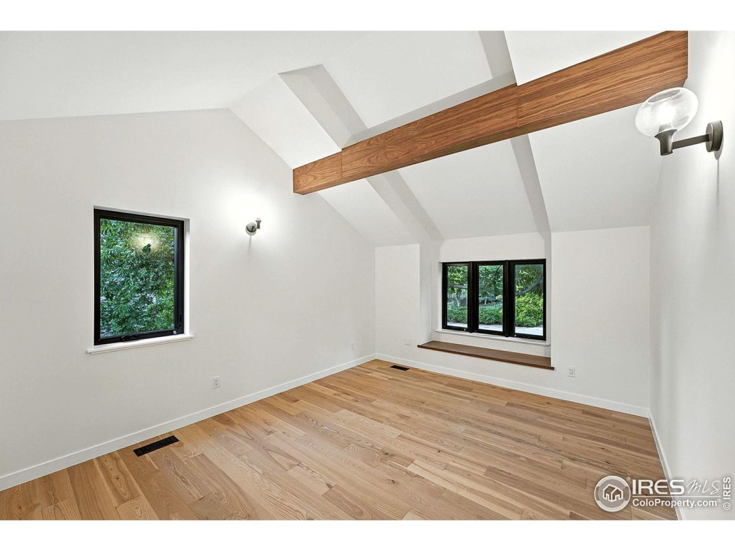 Empty room, Interior, Wooden Beams, Wood Texture Flooring
