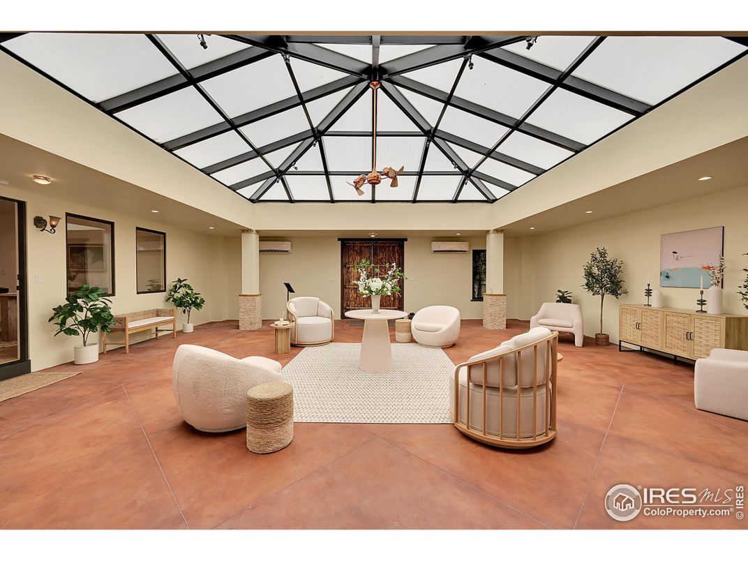 Interior, Living room, Pendant Lights, Recessed Lighting
