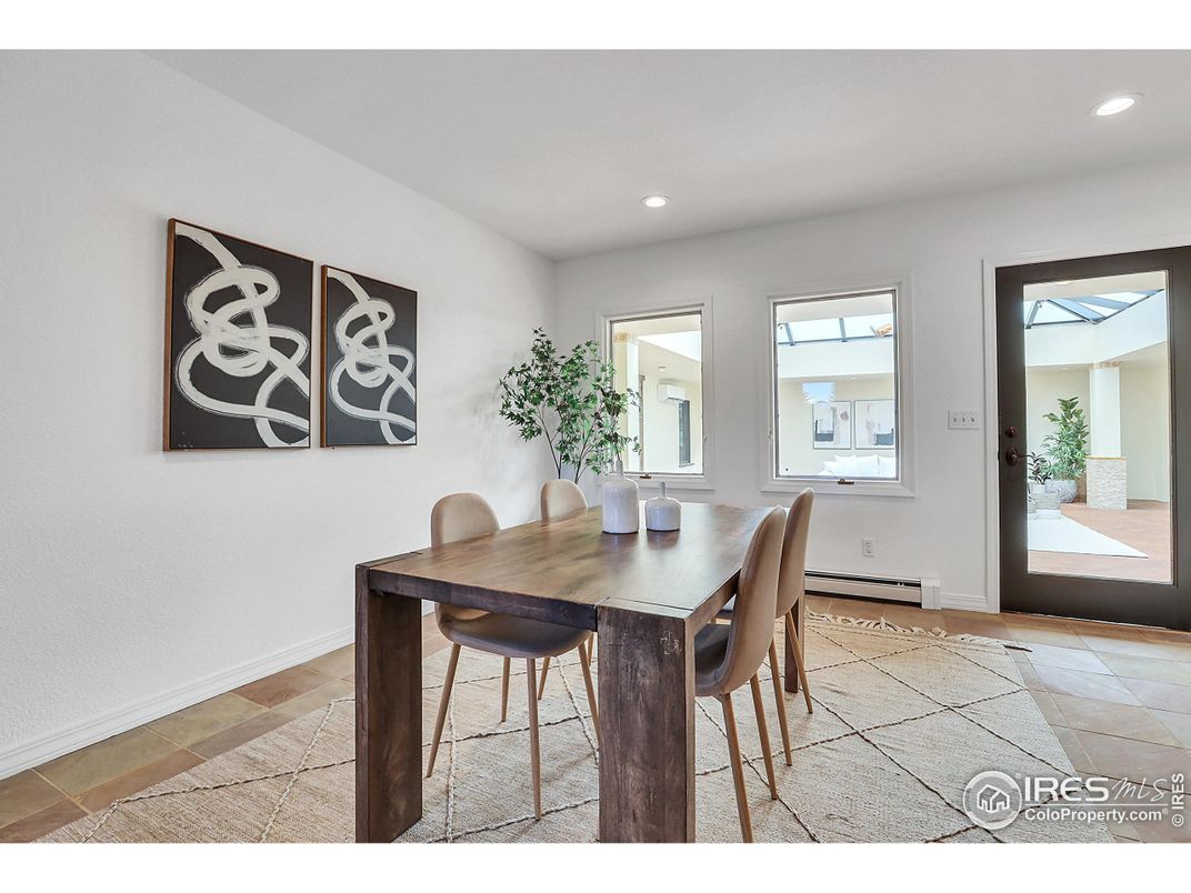 Dining room, Interior, Recessed Lighting