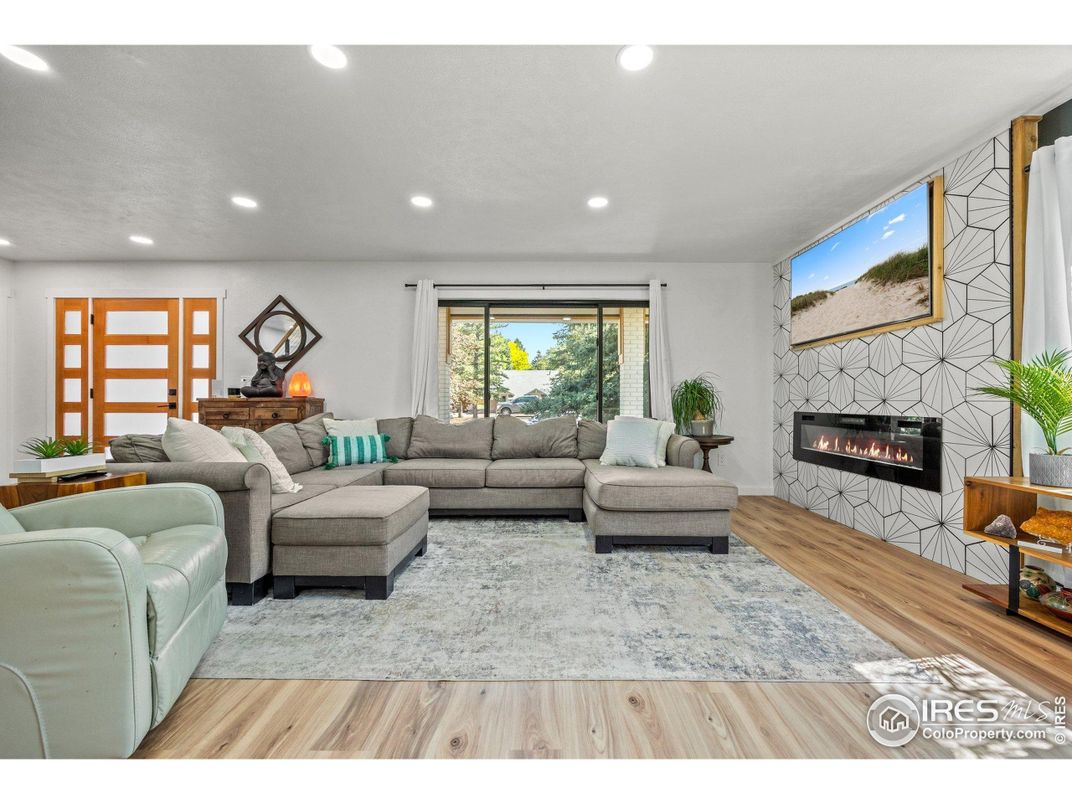 Fireplace, Interior, Living room, Recessed Lighting, Wood Texture Flooring