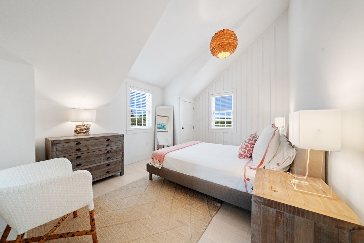 Bedroom, Interior, Pendant Lights