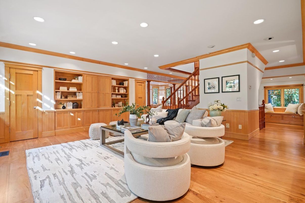 Interior, Living room, Recessed Lighting, Wood Texture Flooring