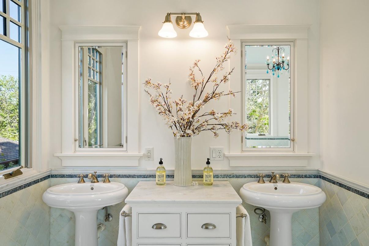Bathroom, Dual Sink Vanities, Interior