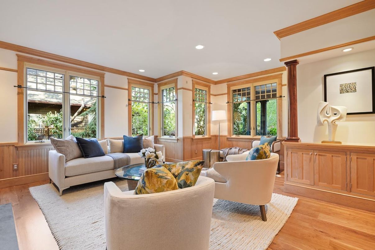 Interior, Living room, Recessed Lighting, Wood Texture Flooring