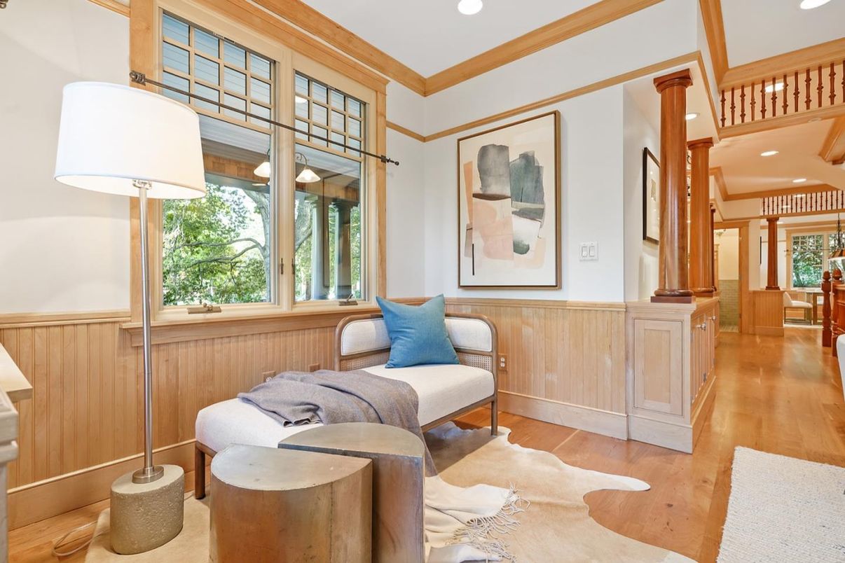 Interior, Recessed Lighting, Wood Texture Flooring