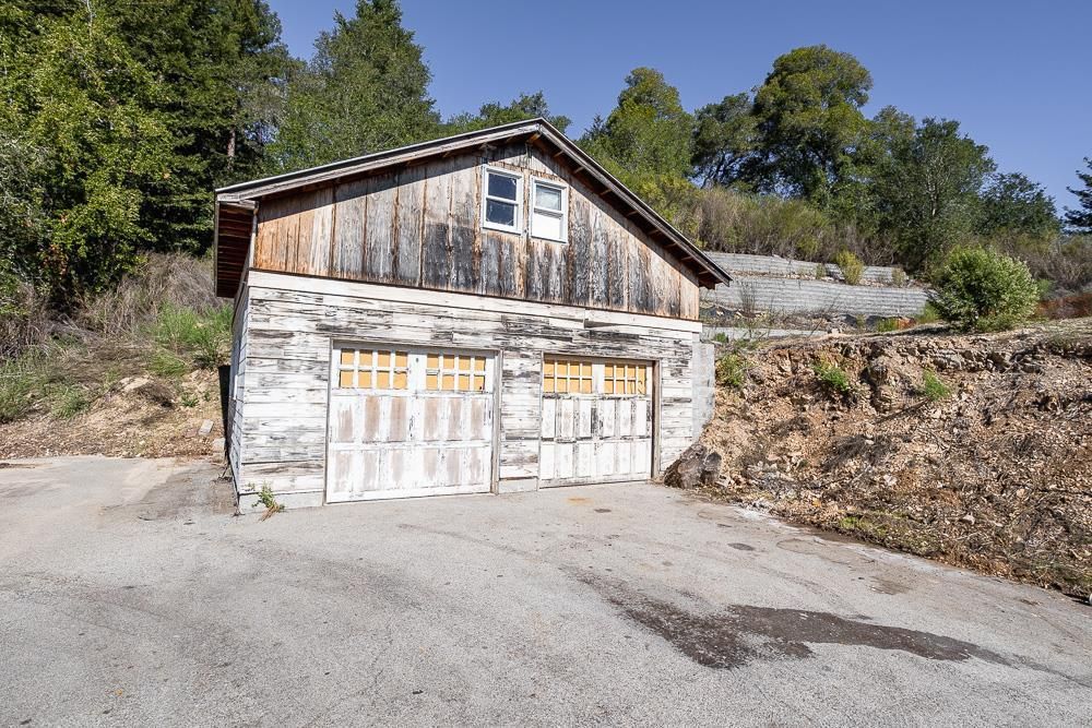 Detached Garage, Exterior