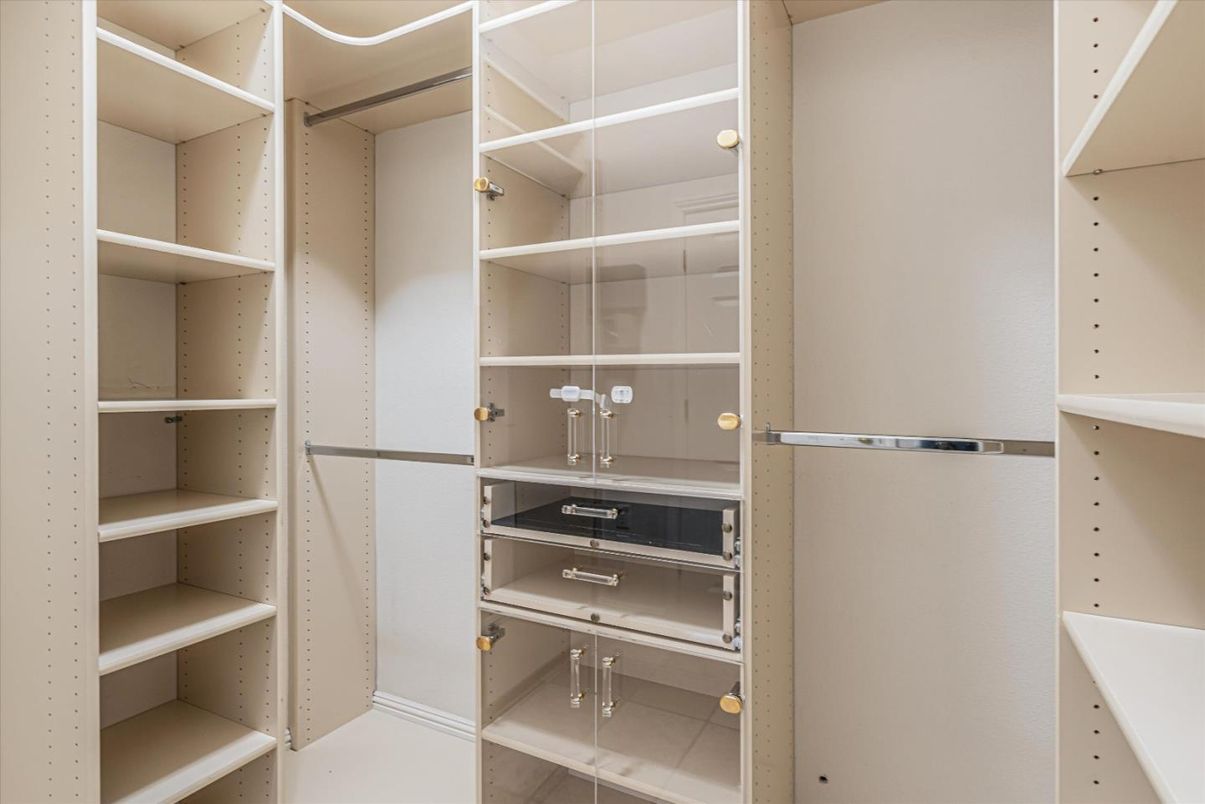Interior, Walk-in Closets