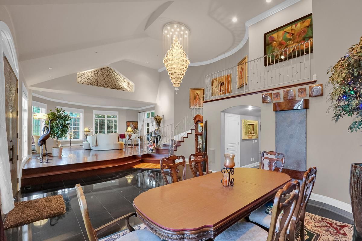 Chandelier, Dining room, Interior, Living room, Recessed Lighting