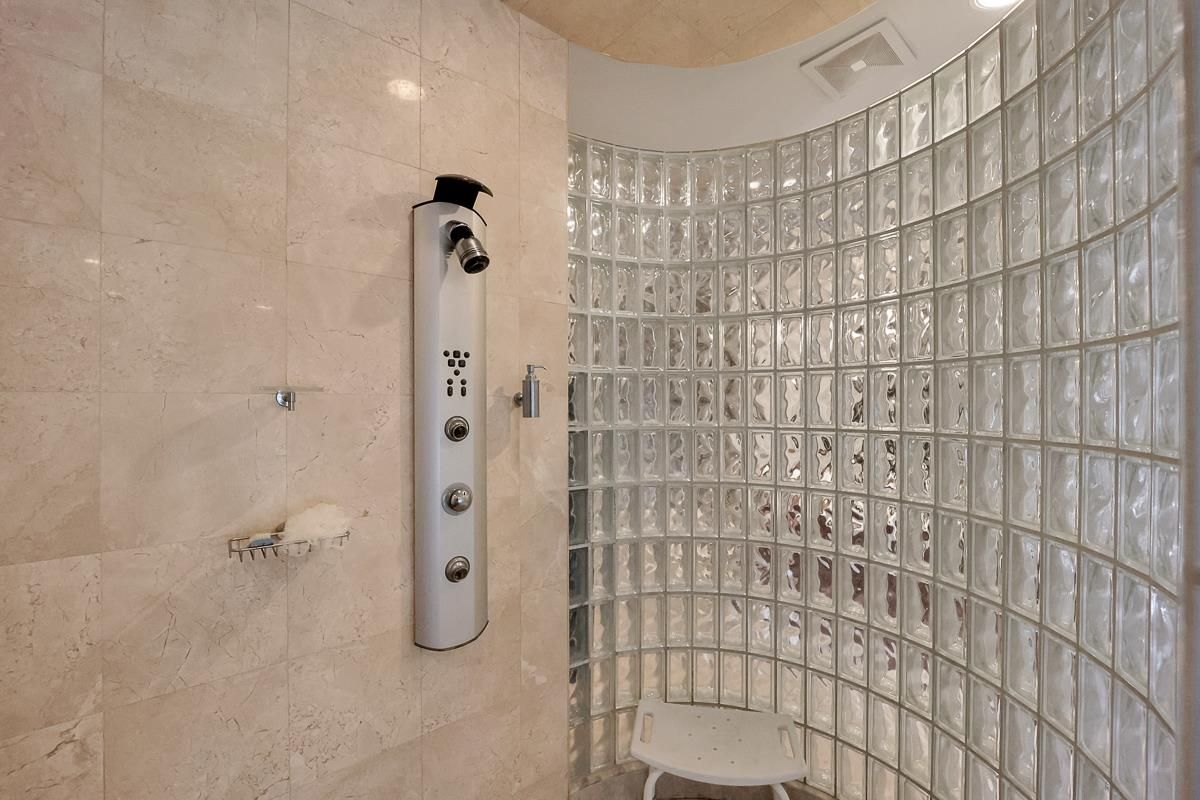 Elevator, Interior