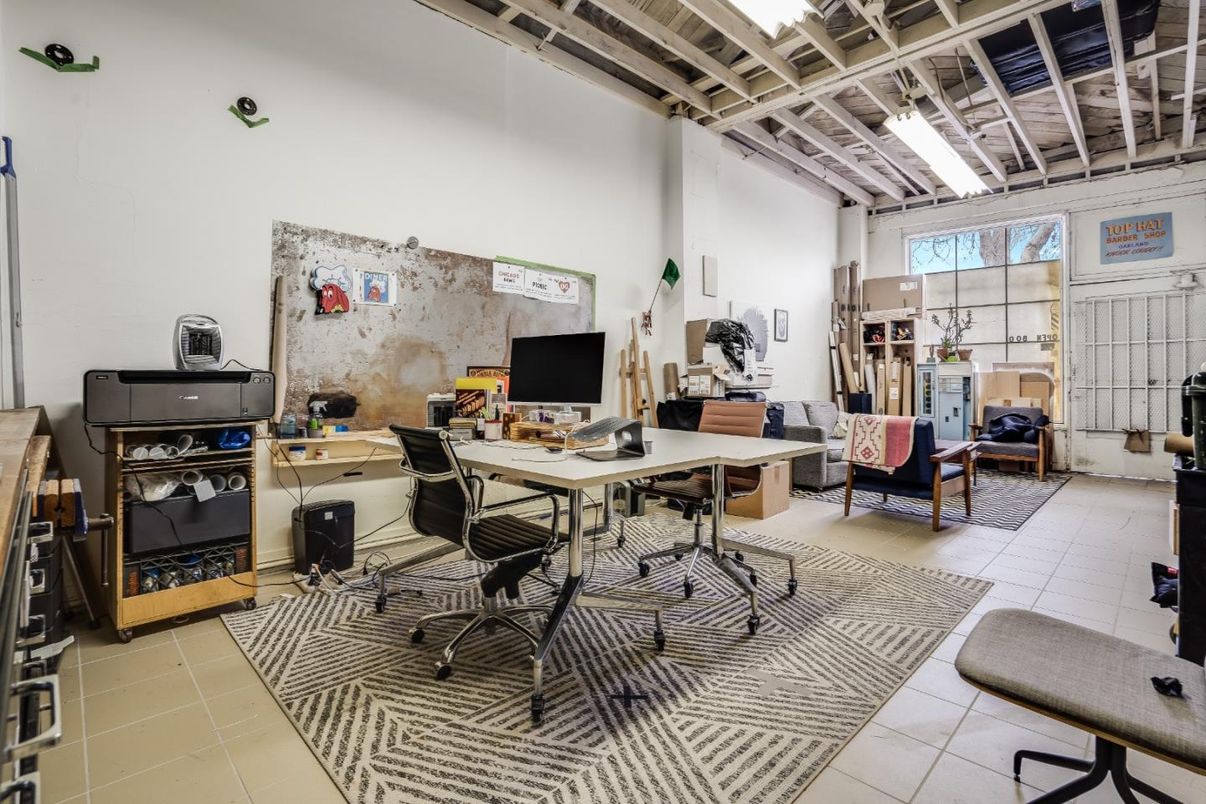 Home Office, Interior