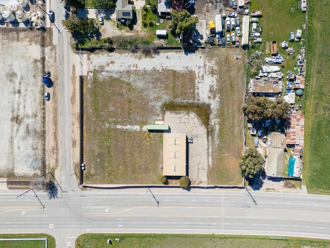 Exterior, Drone