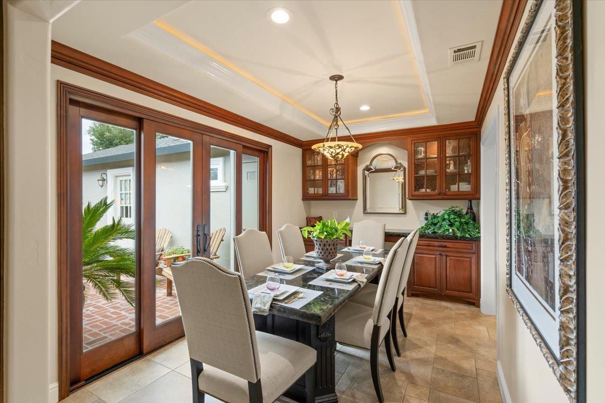 Chandelier, Dining room, Interior, Pendant Lights, Recessed Lighting