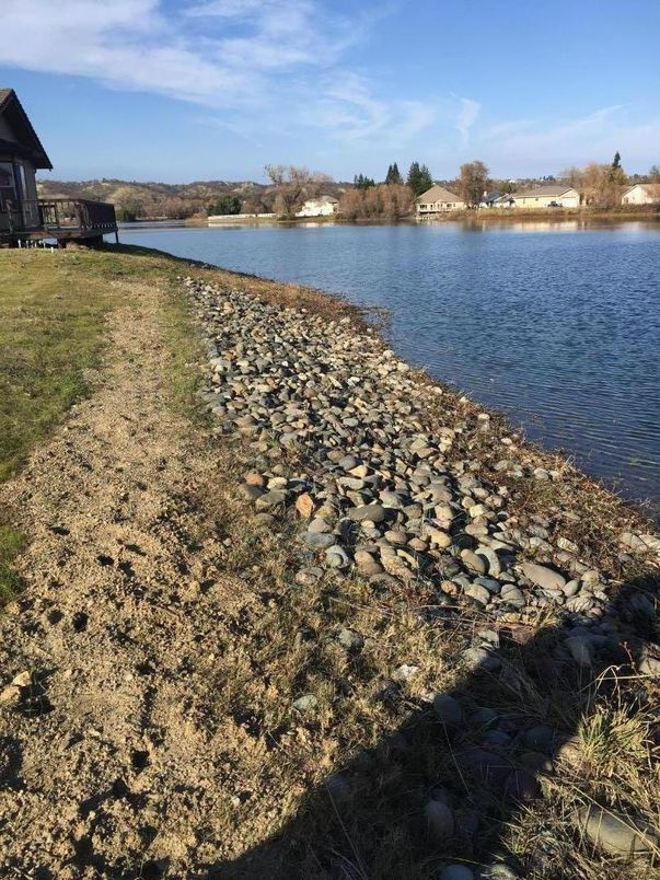 Exterior, Lake