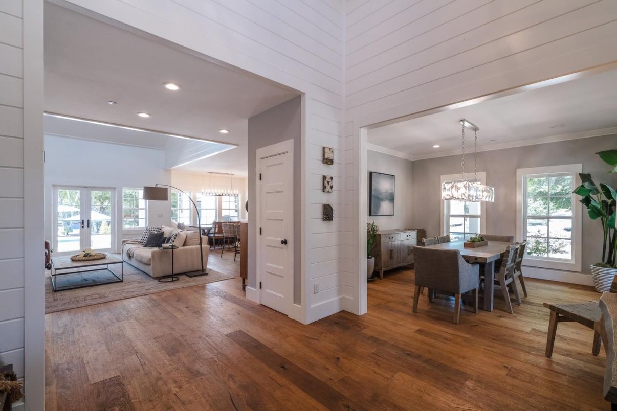 Chandelier, Dining room, Interior, Living room, Pendant Lights, Recessed Lighting, Wood Texture Flooring
